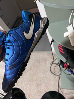 Soccer cleats