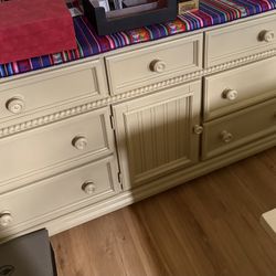 Queen Size Bedroom Set 