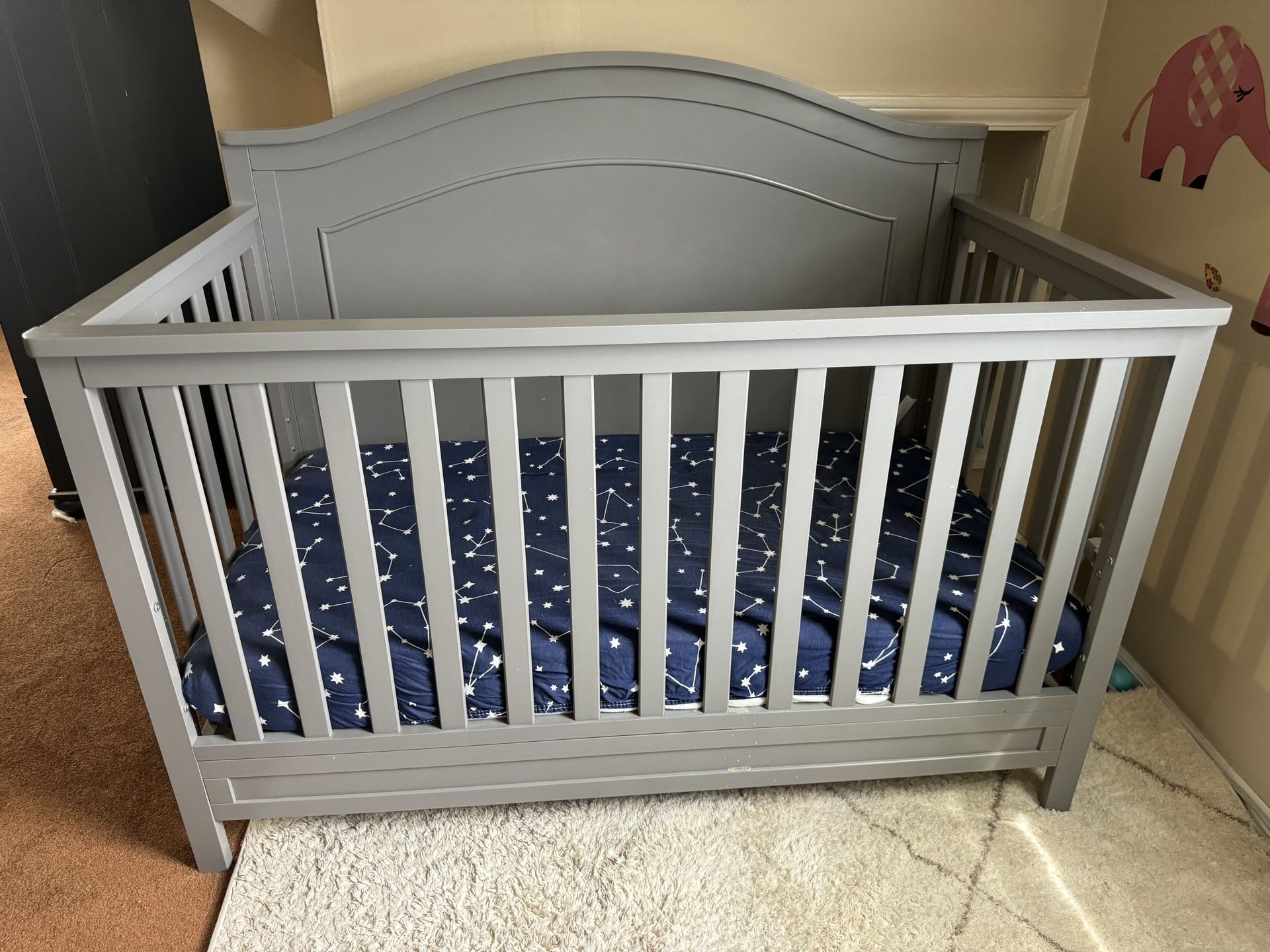 Crib And Mattress 4-1 Convertible Crib
