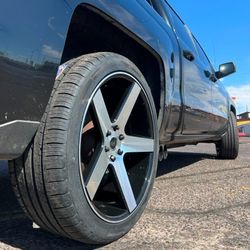 24x10 K9 Rims And Tires 305/35/24