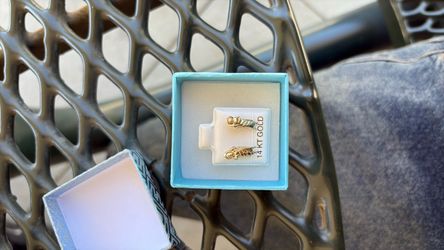 Gold earrings