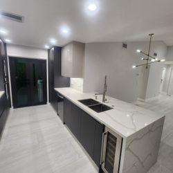 Custom Kitchen Cabinets in Doral – Showroom, Design, Personalized Service, Fast Delivery & Professional Installation