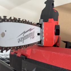 Milwaukee M18 Pruning Saw