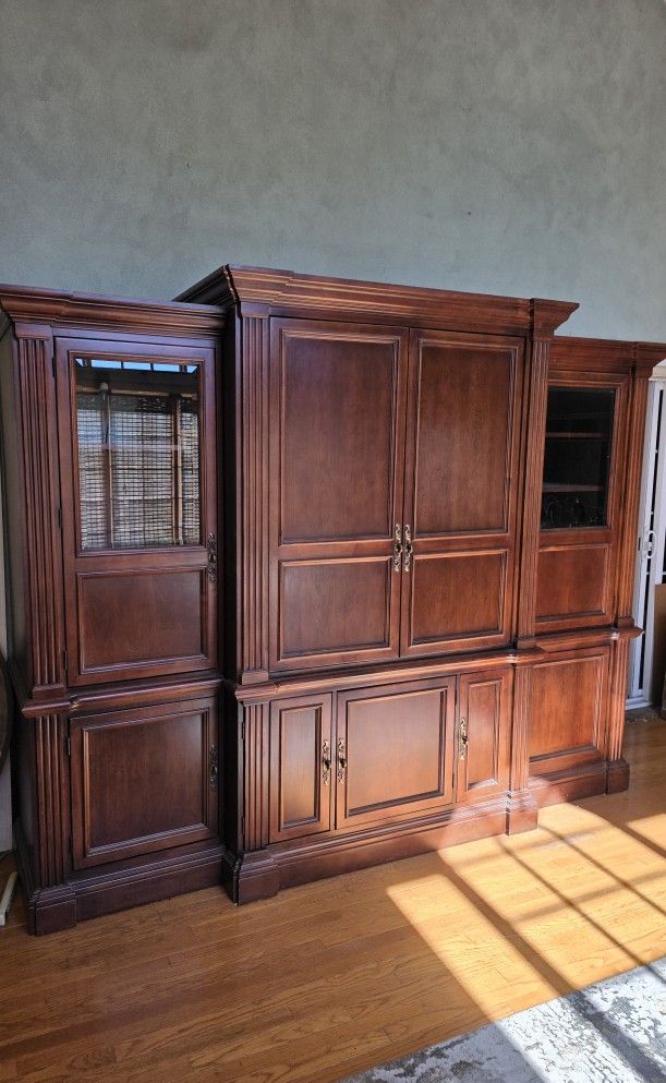 3-PIECE ENTERTAINMENT CENTER/WALL UNIT