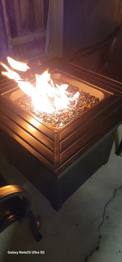 36" Propane Fire Pit with 2 Tall back , wide patio chairs super nice set firm price Lowballers Will Be Ignored