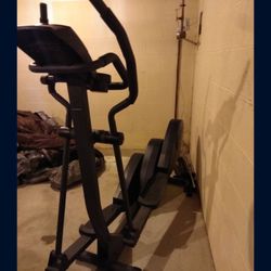 Nordic track elipse 930e. Elliptical 