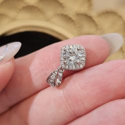 1.5 Carat Moissanite Wedding Pendant 