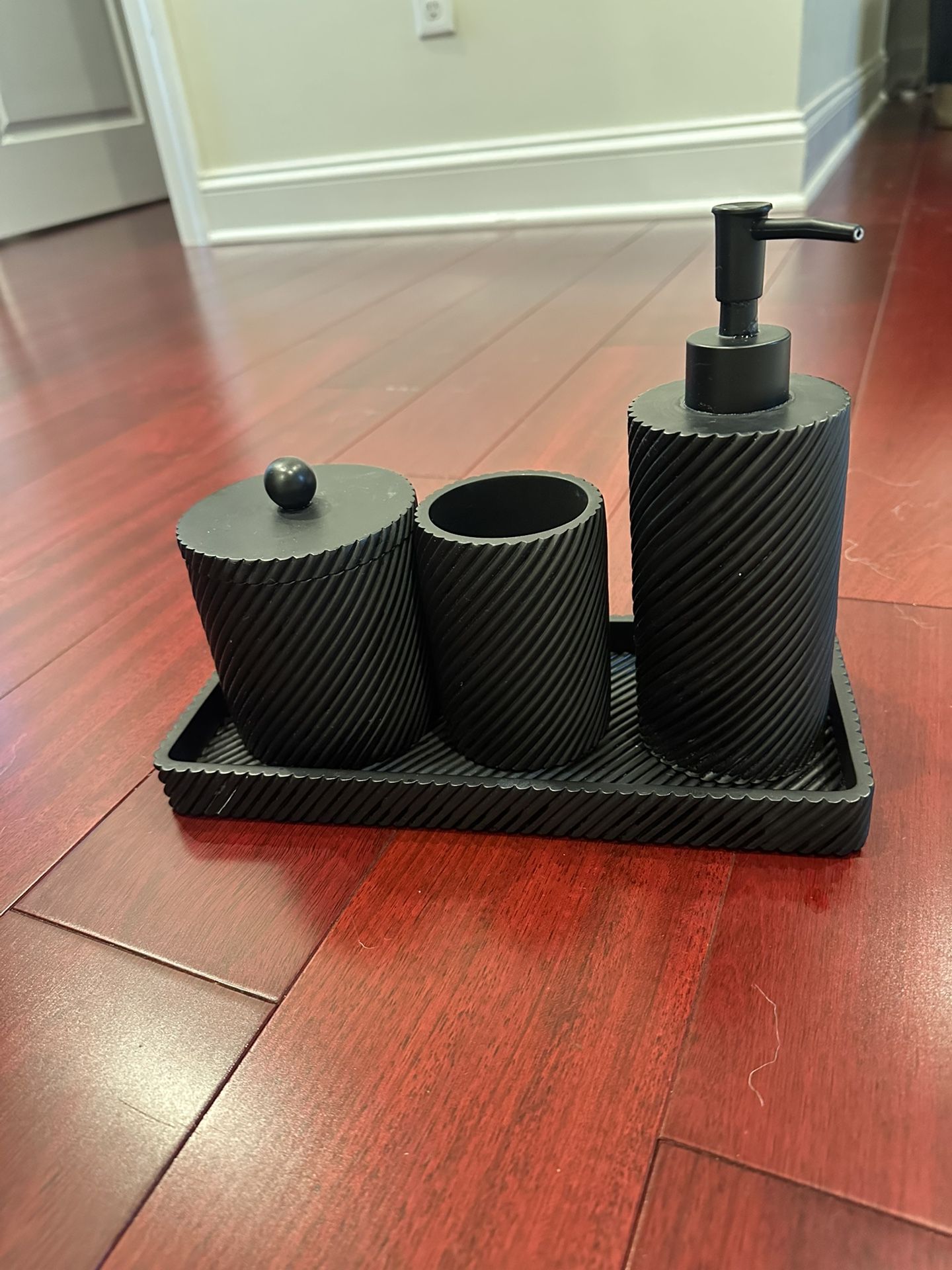Bathroom Set Of 2