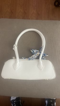 New $12! Windsor white small purse