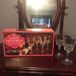 Beautiful !! Lady Victoria Fine Crystal Wine Stemware Imported From France  