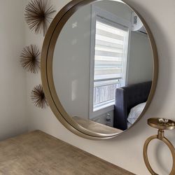 Mirror and mid-century deco
