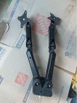 Dual monitor wall mount