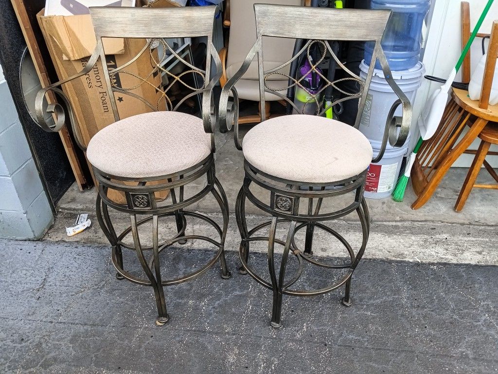 Bar Stools/ High Chairs