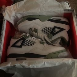 Jordan 4 