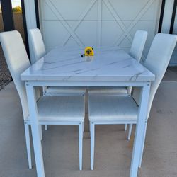 Table & 4: Chairs - Great Condition