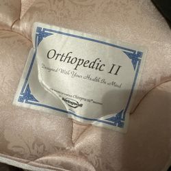 Full Size Bed And Box Spring 