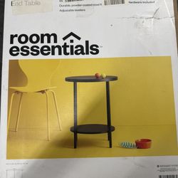 Wood and Metal Round End Table Black - Room Essentials™