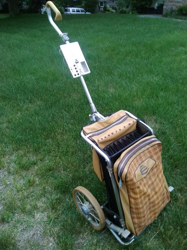Vintage golf push cart.... great condition... Make offer for Sale in
