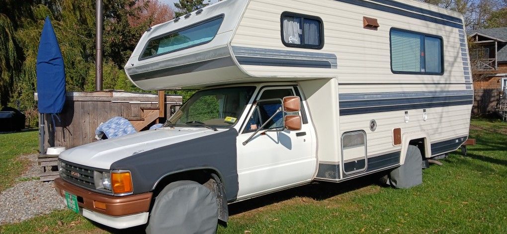 1987 Toyota Hi lux, sun land express