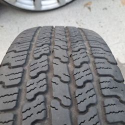 215 65 17used FREE MOUNTING AND BALANCING /326 MORRIS AVE ELIZABETH 07208 (REAR BUILDING)