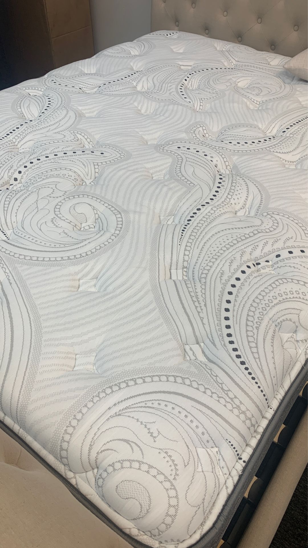(JUST $54 DOWN) Brand New mattress with 10 Year warranty (Financing & Delivery Available)