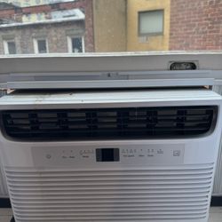 Frigidaire Air Conditioning Unit 