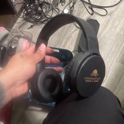 Chukchansi gold Resort Casino Wireless Blue Tooth Headphones