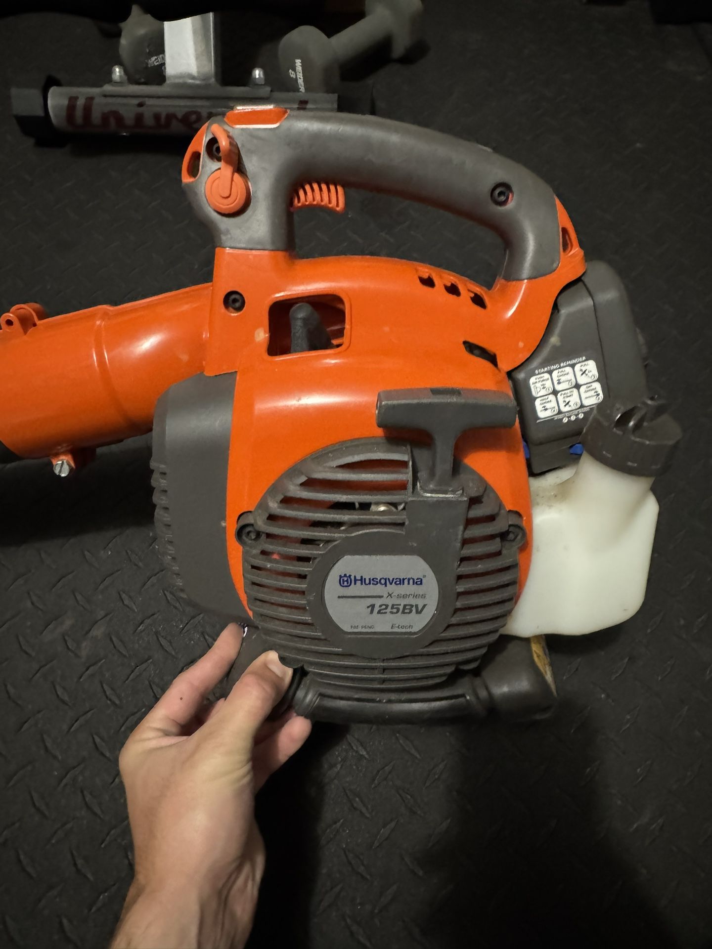 Husqvarna 125BVX  Gas Handheld Leaf Blower