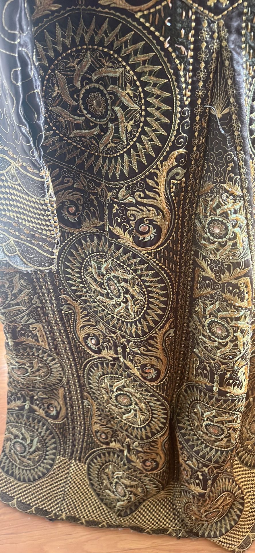 Traditional Brown & Gold Palestinian thobe