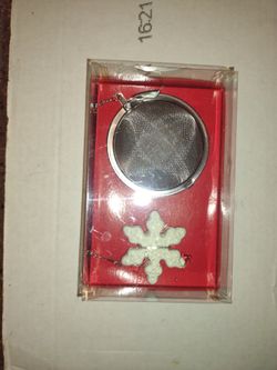 Williams Sonoma Snowflake Spiceball Tea Infuser