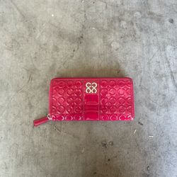 Red Coach Wallet – Authentic & Sleek 🔴👜