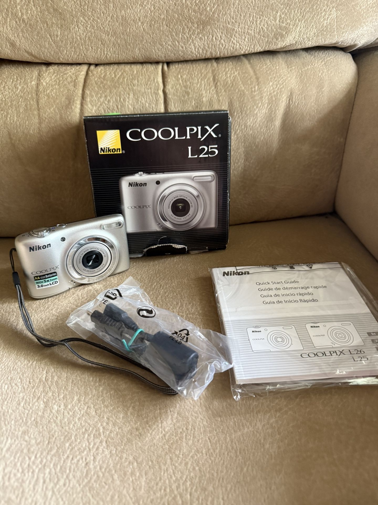 Nikon L25 10.1 Mp Like New Complete With Box
