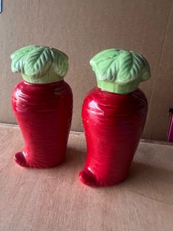 Salt pepper set 2 Dlrs