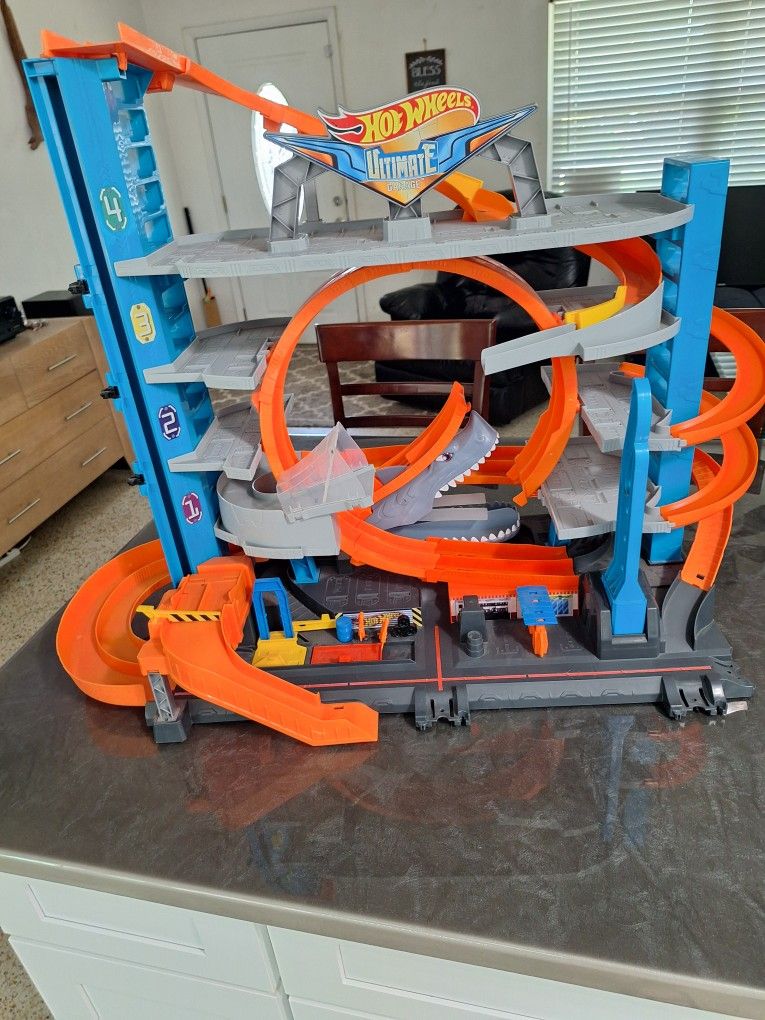 Hot Wheels Ultimate Garage