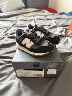 New Balance Toddler Size8
