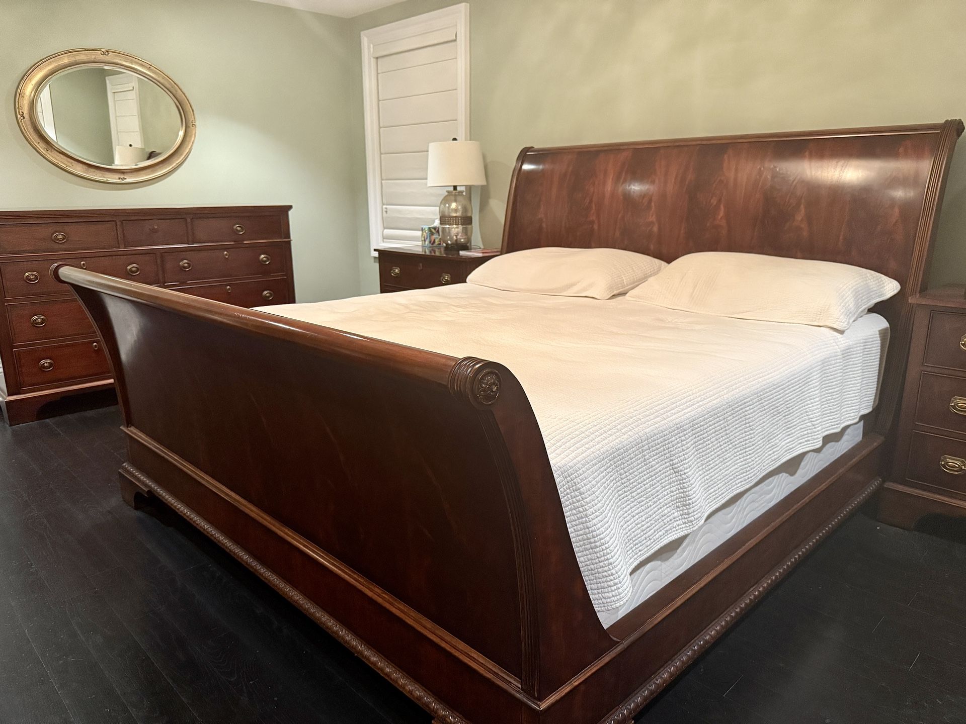 Elegant Henredon Walnut Bedroom Set