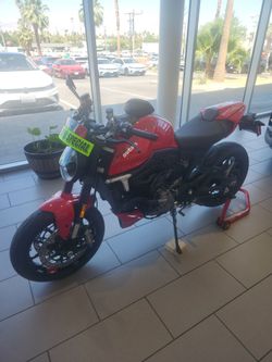 2022 Ducati Monster 937 Plus