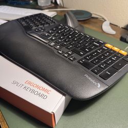 Ergonomic Split Keyboard - wireless, backlit keys