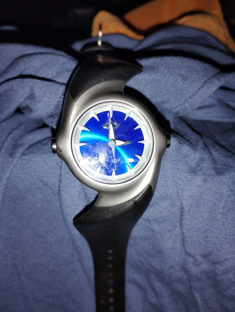 OakLey Crush 2.0 Watchj