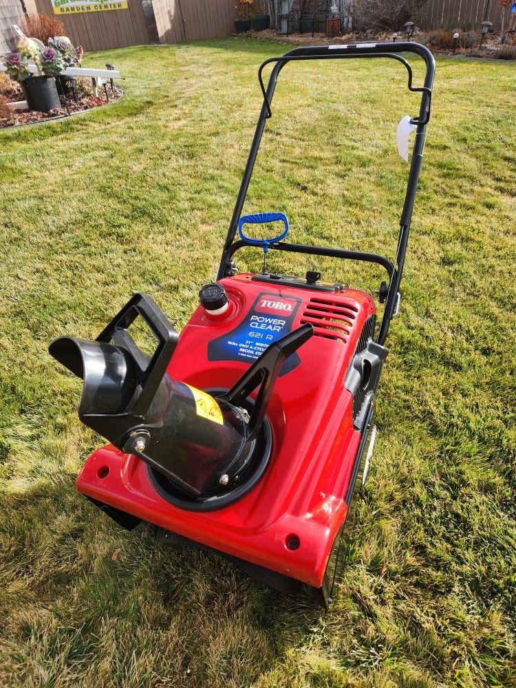 Toro 621r Power Clear 163cc Like New Snowblower With Instructions And Brand New Carburetor Excellent Condition