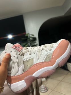 Jordan MVP pink , size 8 womans