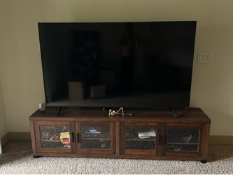 TV 75’’ VIZIO plus tv table