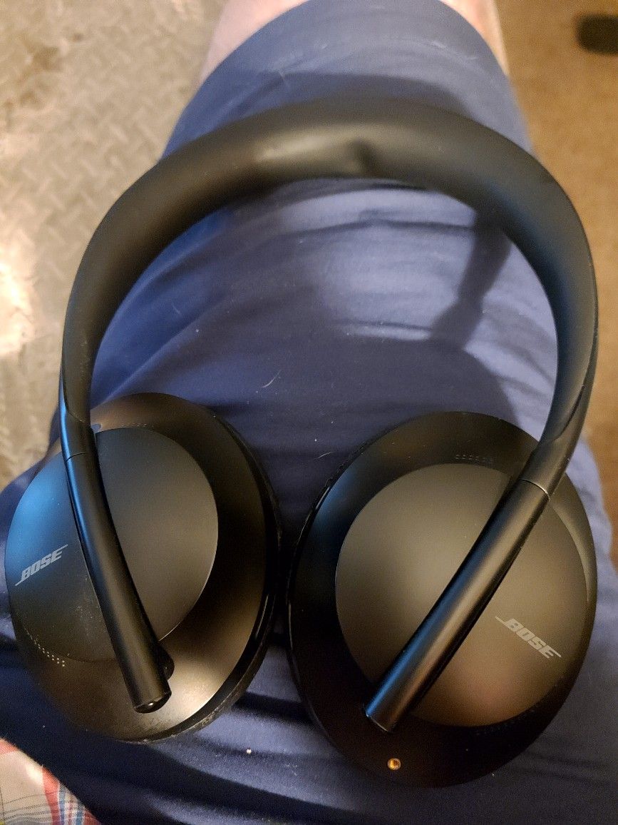 Bose NC 700 Noise Canceling Over Ears Wireless Headphones