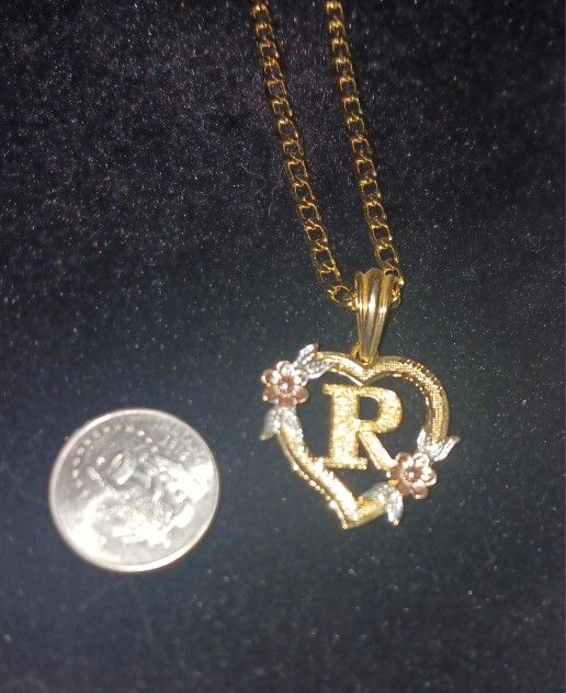"R" Necklace 