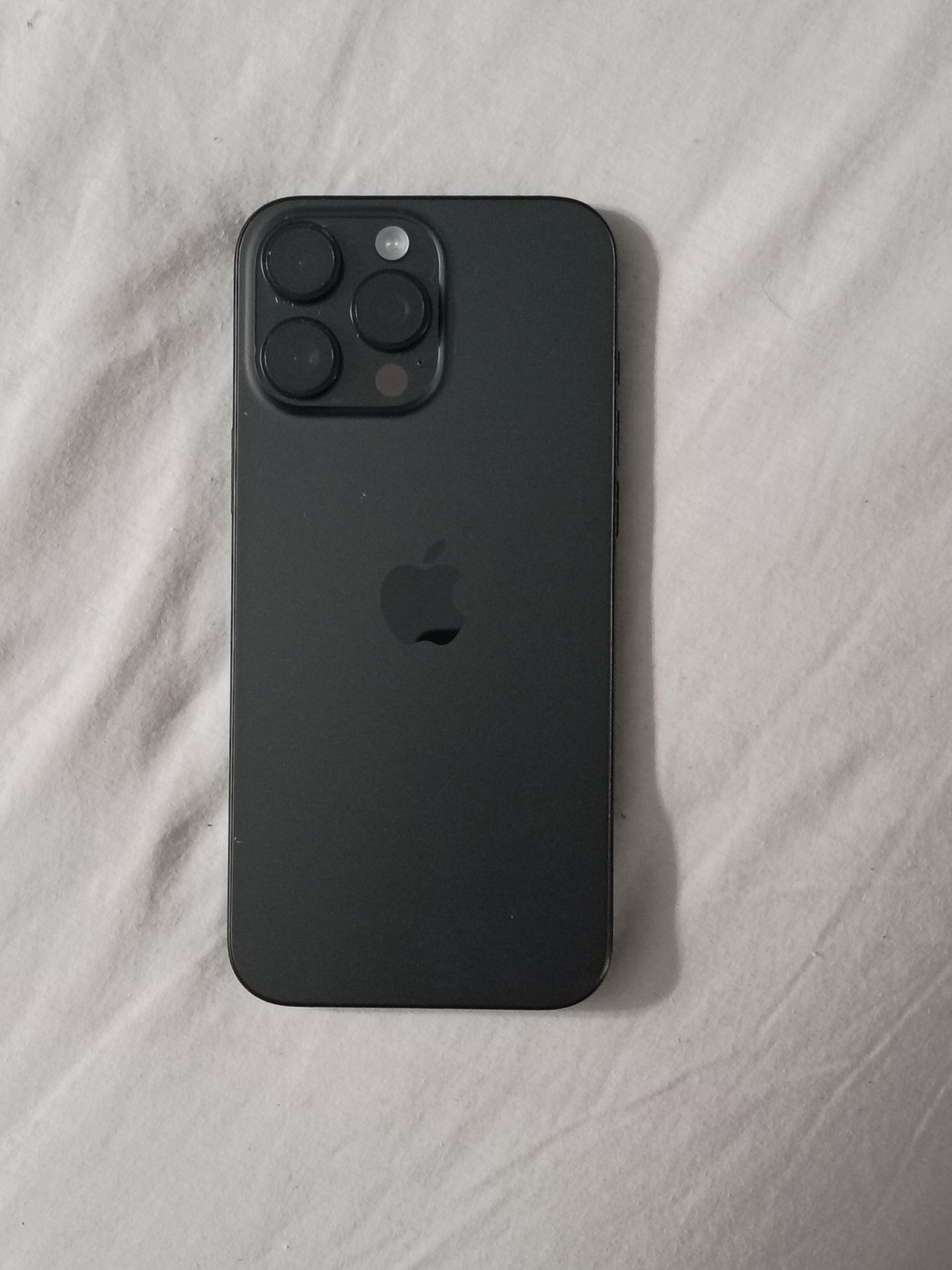Apple Watch Ultra 2 / iPhone 16 Pro Max