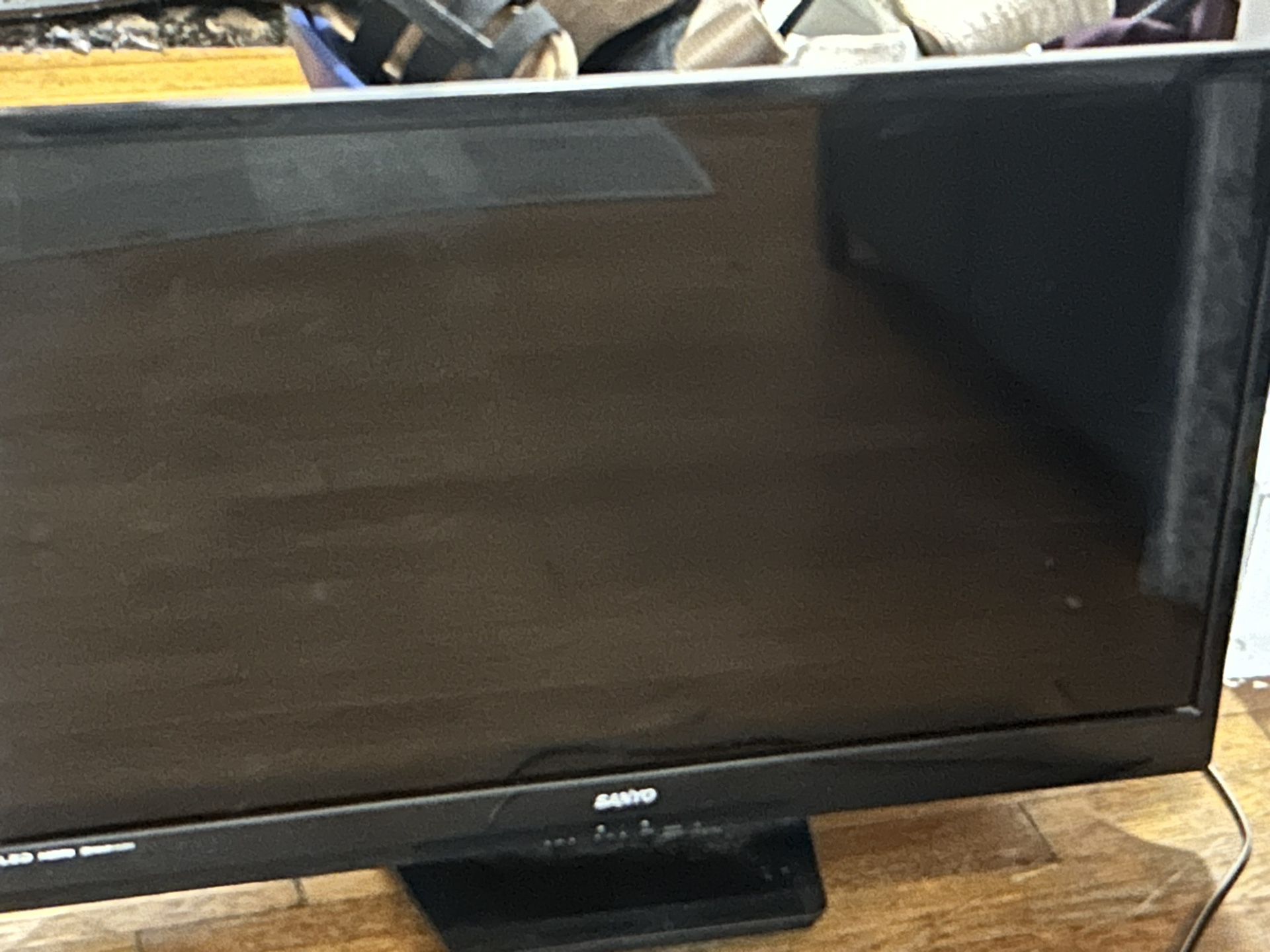 SANYO LED 34” TV (Black)