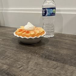 7.7oz Apple Pie Slightly Scented Candle