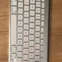 Apple Wireless *TESTED* Fully Functional Keyboard (Model No: A1314) 
