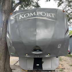 Fith Wheel Rv Camper Clean Title 40 Foot Long 