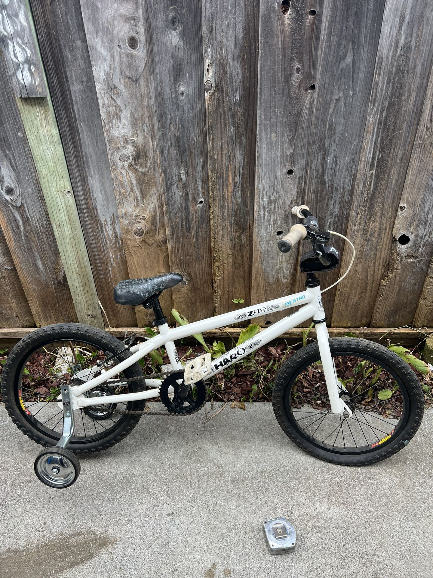 BMX BIKE HARO Z18 18 INCH WHEELS with All The HARO Original Pads And Covers